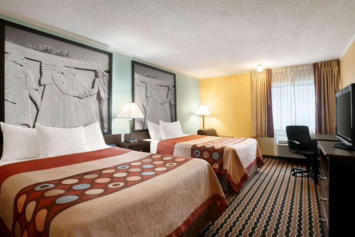 Room 10 of 27