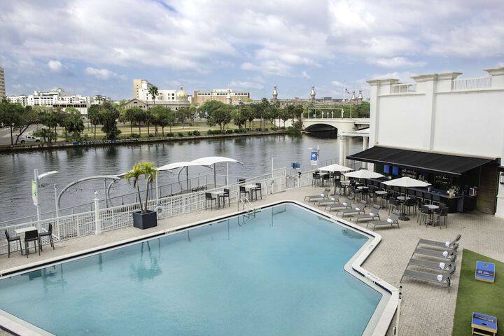 Pool 10 of 42