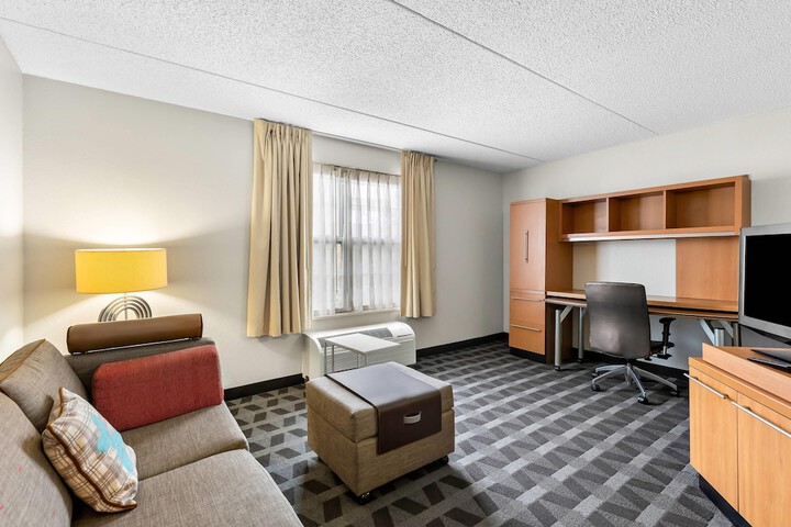 MainStay Suites Middleburg Heights Cleveland Airport