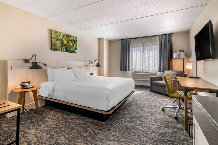 Fairfield by Marriott Inn & Suites Providence Airport Warwick