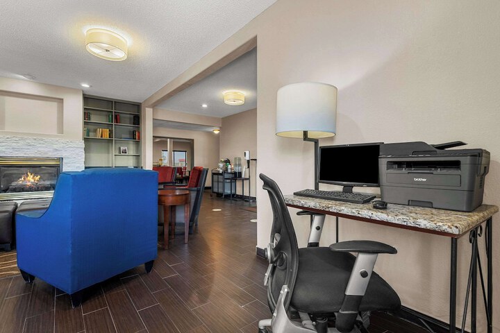 Business Center 40 of 40