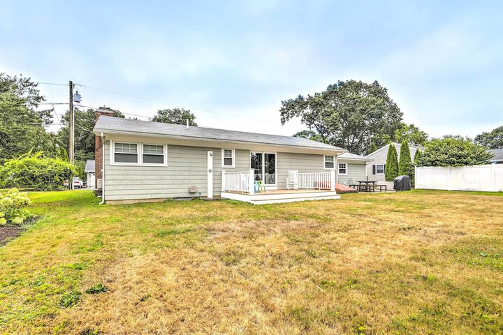 Charming Old Saybrook Cottage 1 Mi to Beach