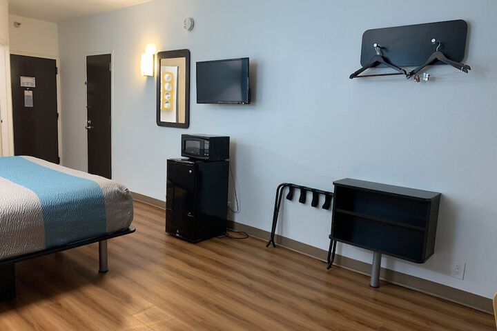 Room 42 of 48