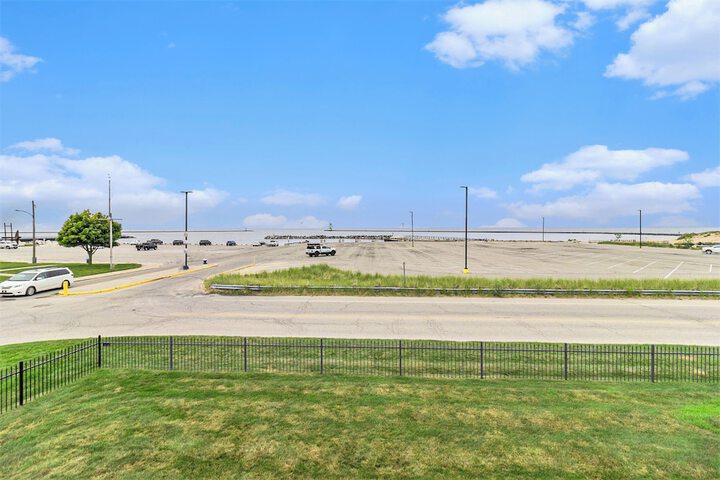 Snyders Shoreline Inn