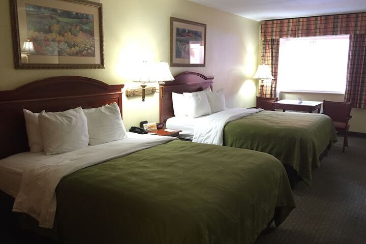 Room 27 of 39