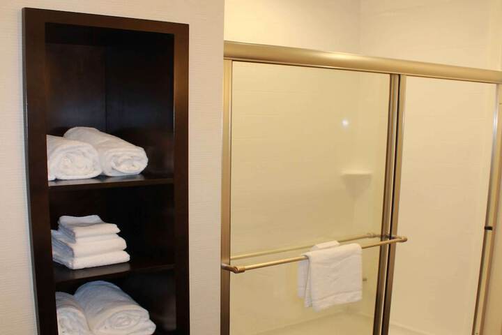 Room 11 of 37