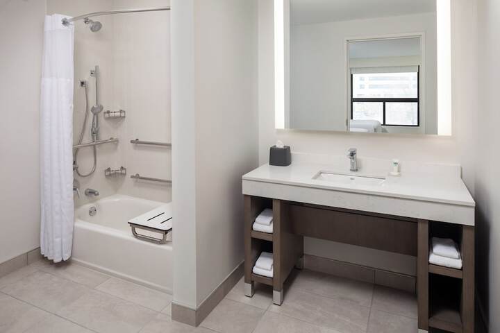 Hyatt House Royal Oak / Birmingham