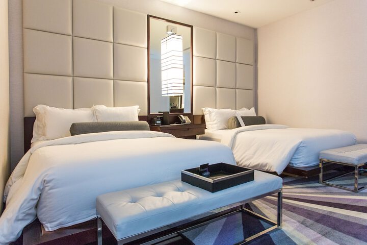 Room 27 of 48