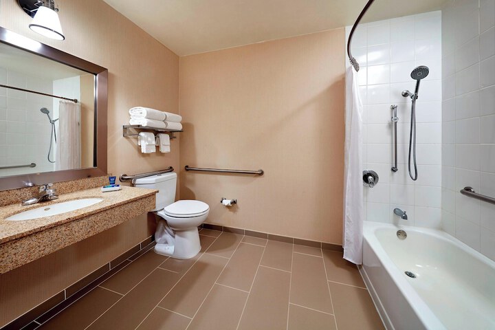 Room 15 of 36