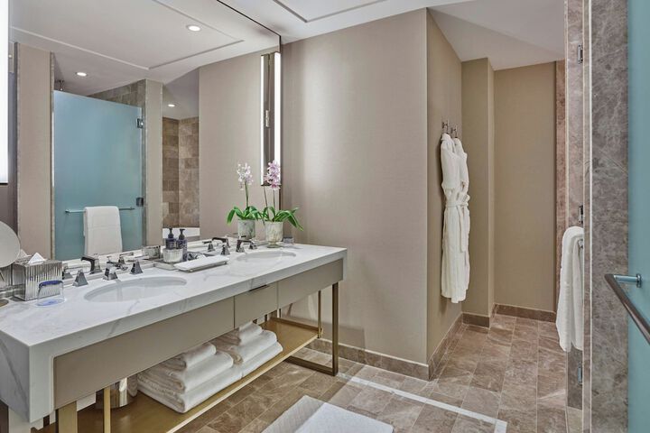 The St. Regis Chicago