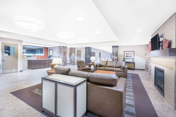 Hawthorn Extended Stay by Wyndham Dickinson