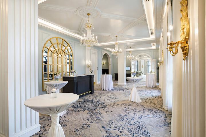 Hotel Carmichael Autograph Collection