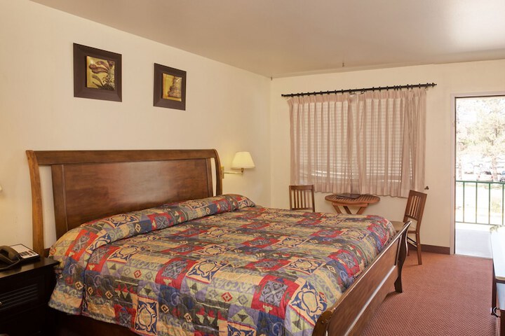 Room 28 of 38