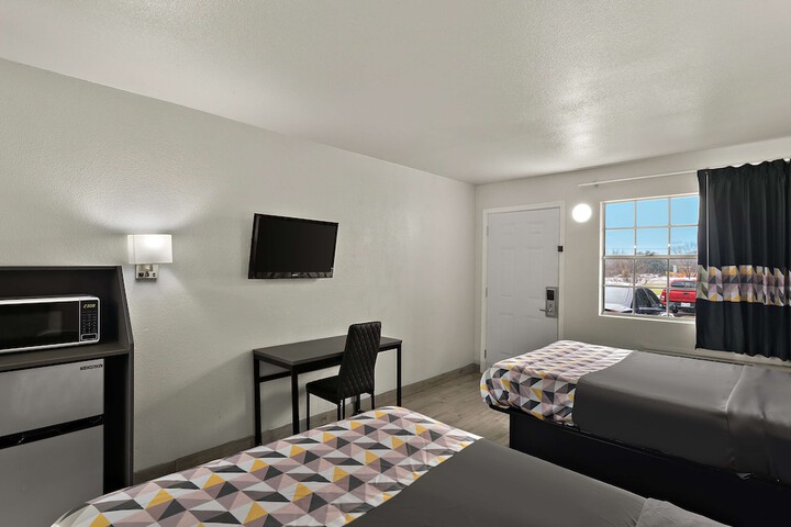 Room 25 of 40