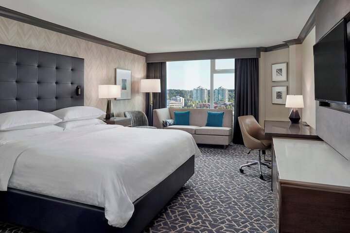 Sheraton Vancouver Guildford Hotel
