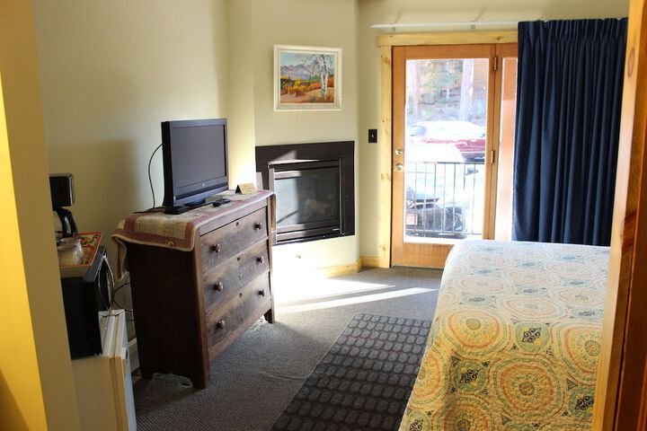 Room 53 of 120