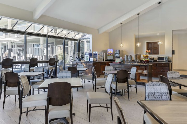 Best Western Plus Executive Inn