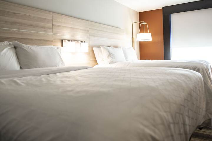 Holiday Inn Express & Suites Sedalia by IHG