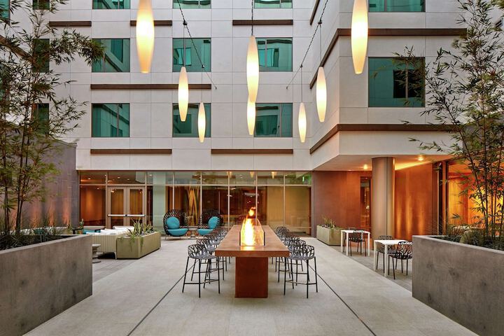 Hotel Exterior 45 of 51