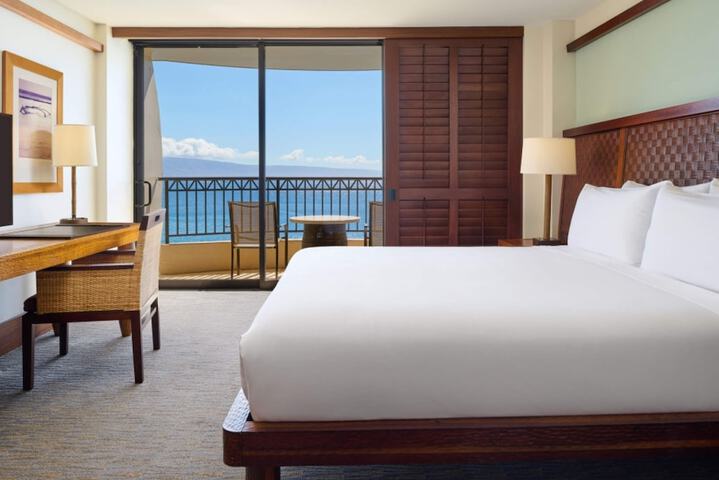 Royal Lahaina Resort & Bungalows