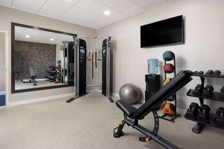 La Quinta Inn & Suites by Wyndham Bakersfield North