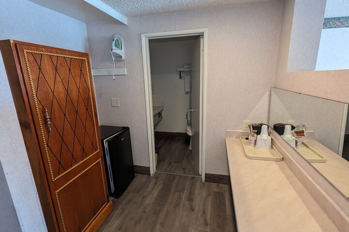 Room 23 of 49