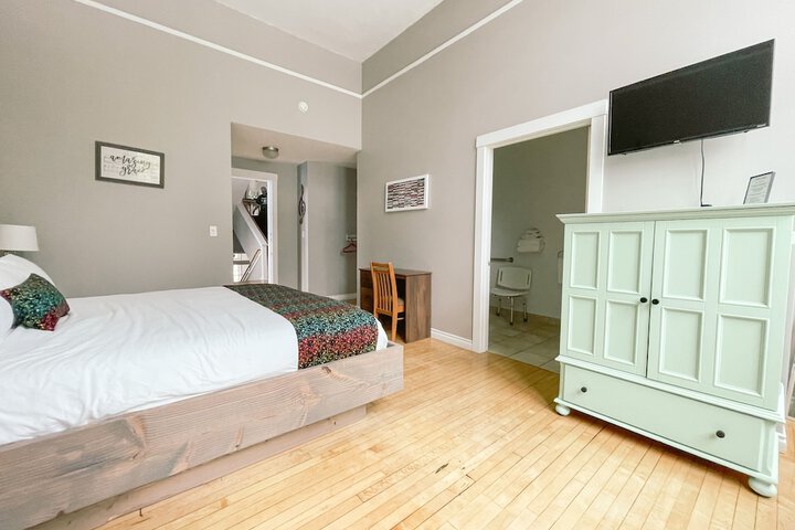 Room 37 of 140