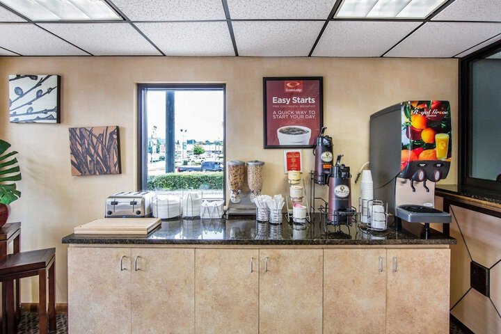 Breakfast/Coffee Service 18 of 20