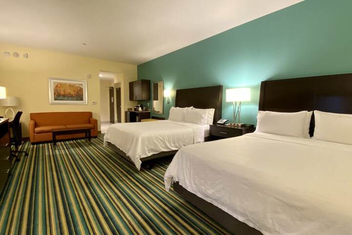 Room 33 of 62