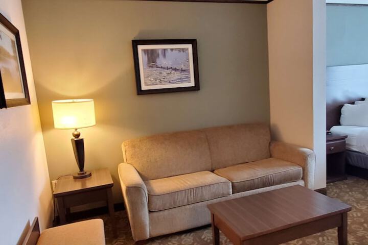 Best Western Plus Emory at Lake Fork Inn & Suites