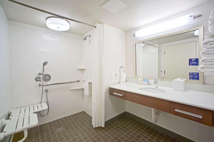 Room 16 of 41