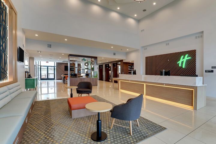 Hotel 10 of 73