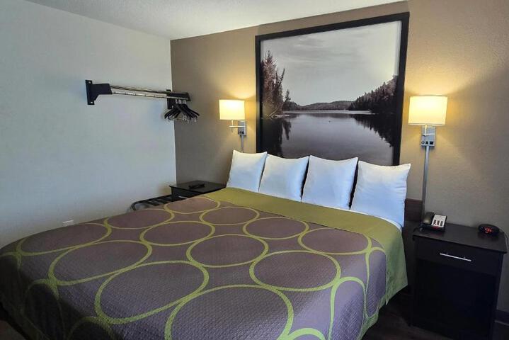 Super 8 by Wyndham Rogers Minnesota