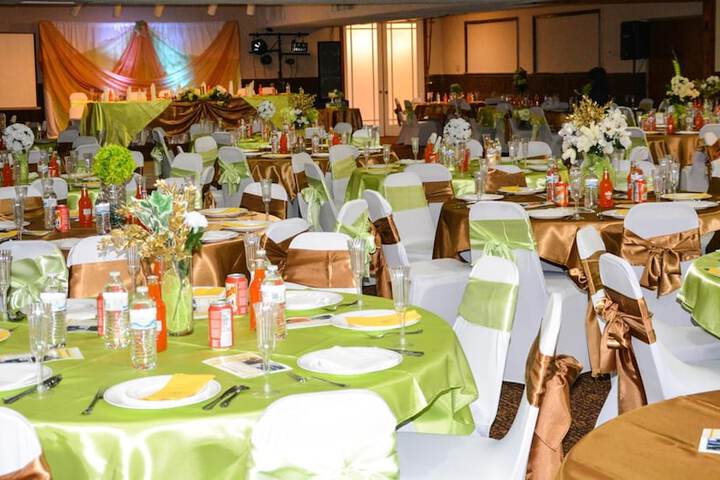 Ballroom/Hall 27 of 38