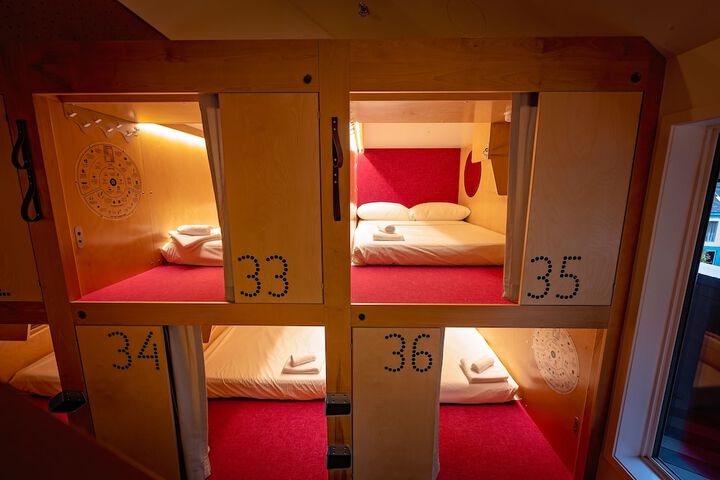Room 26 of 65