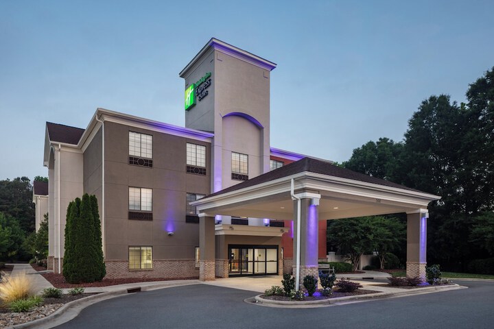 Holiday Inn Express & Suites Albermarle by IHG