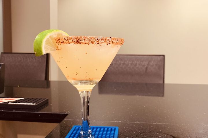 Lounge 54 of 61