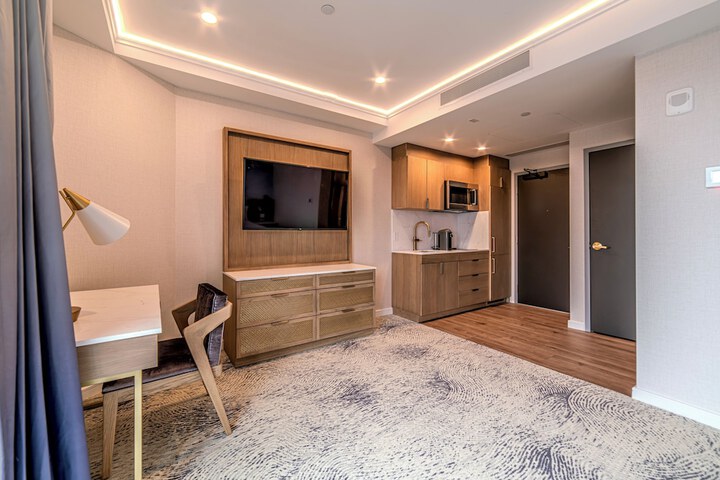 Room 46 of 70