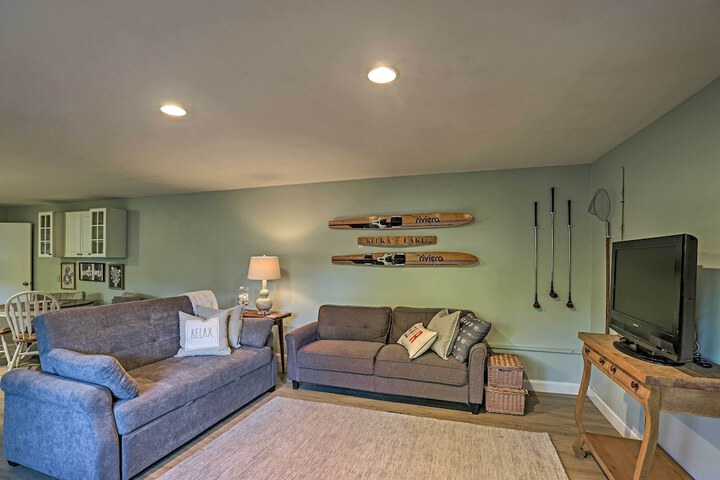 Newly Renovated Penn Yan Apartment 1 Mi to Lake!