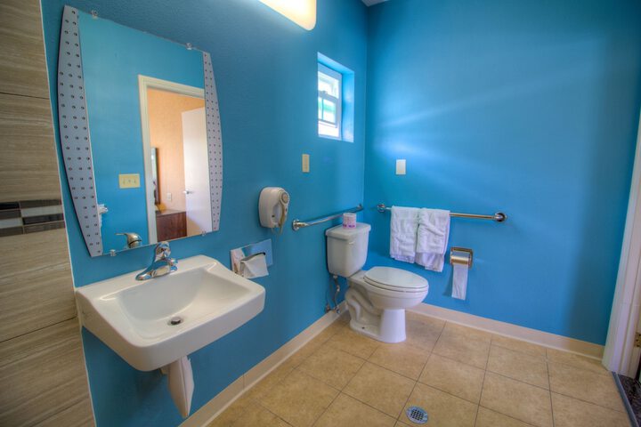 Room 33 of 49