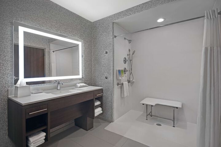 Room 34 of 53