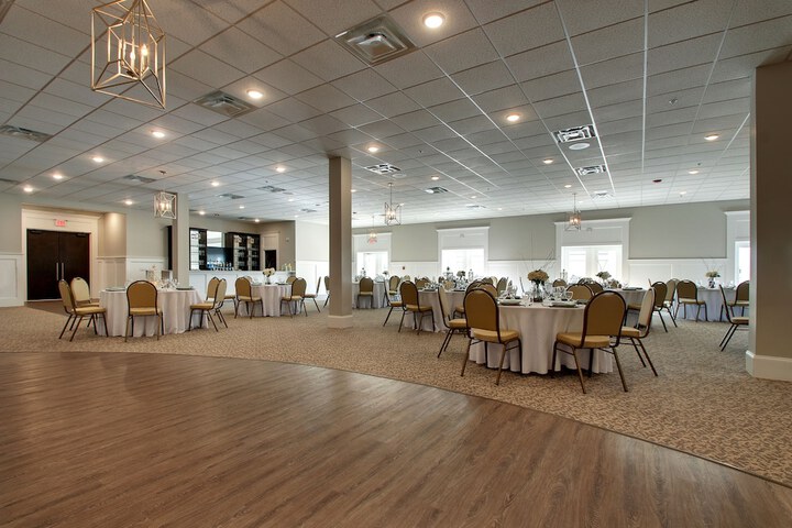 Ballroom/Hall 45 of 55