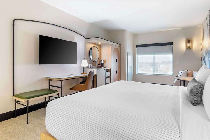 Room 54 of 104