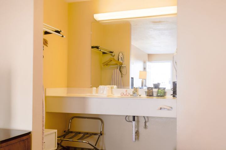 Room 12 of 22