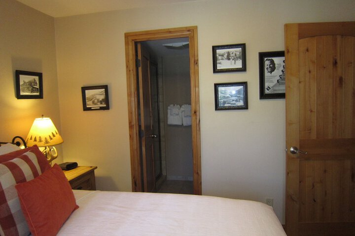 Room 30 of 52