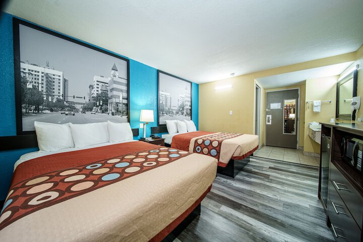 Room 22 of 94
