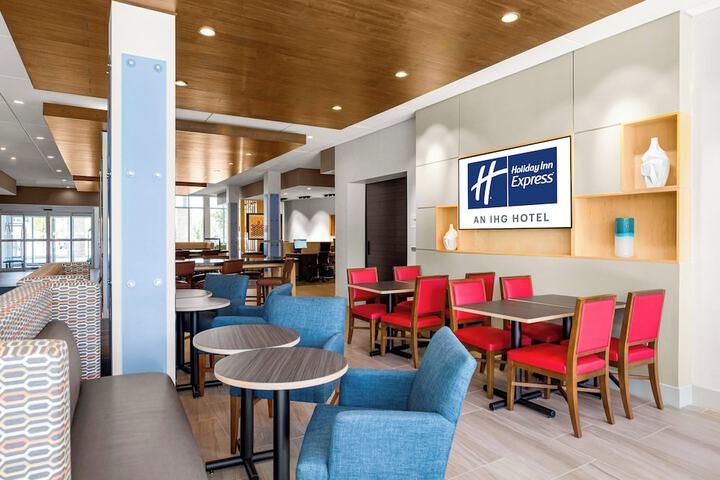 Holiday Inn Express & Suites Sanford- Lake Mary by IHG