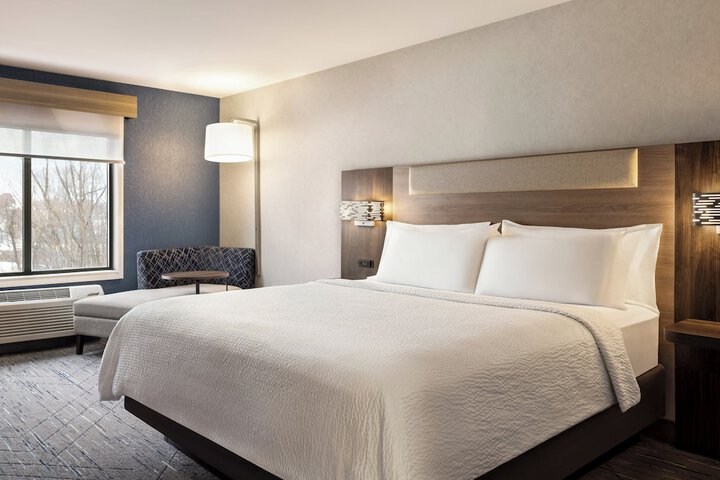 Holiday Inn Express Syracuse Airport by IHG