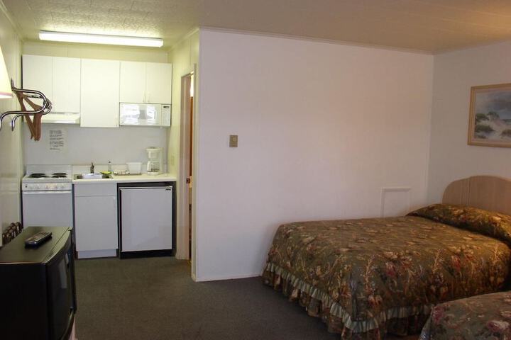 Room 8 of 16
