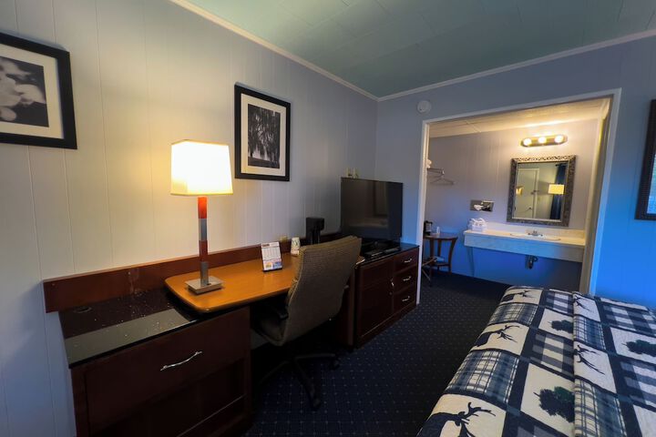 Room 54 of 81